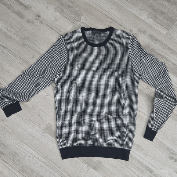 H&M Other - H&M Black and White Crewneck Sweater